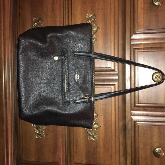 Coach Handbags - COACH PEBBLE LEATHER PURSE